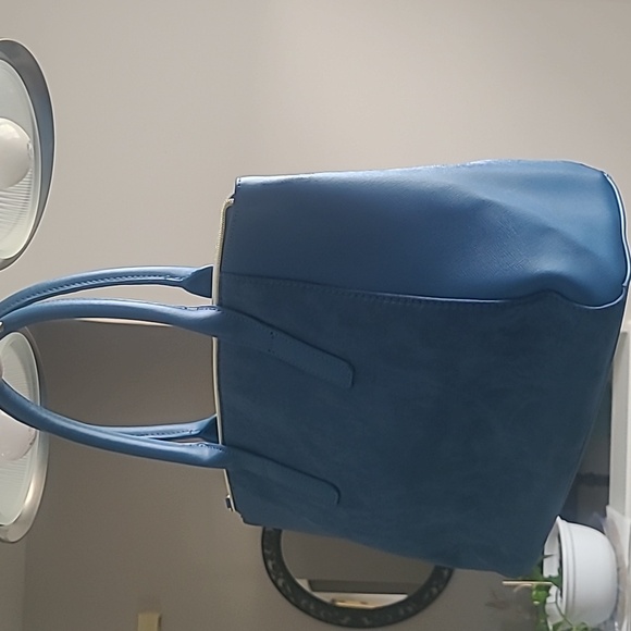 Kenneth Cole Reaction  Satchel - Picture 5 of 12